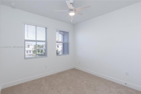 Adosado en alquiler en Pembroke Pines, Florida, 4 dormitorios, 168.62 m2 № 1989482 - foto 23