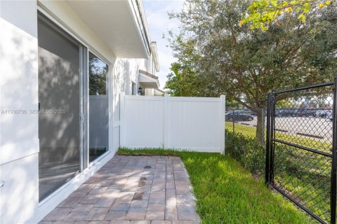 Adosado en alquiler en Pembroke Pines, Florida, 4 dormitorios, 168.62 m2 № 1989482 - foto 14