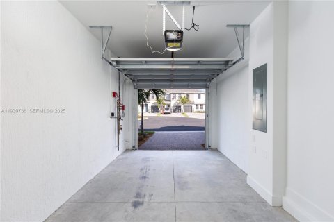 Adosado en alquiler en Pembroke Pines, Florida, 4 dormitorios, 168.62 m2 № 1989482 - foto 15