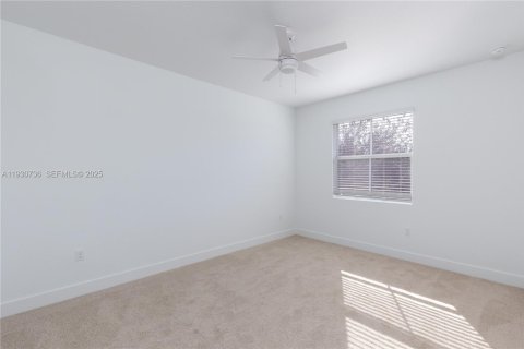 Adosado en alquiler en Pembroke Pines, Florida, 4 dormitorios, 168.62 m2 № 1989482 - foto 18