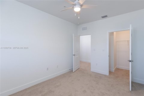 Adosado en alquiler en Pembroke Pines, Florida, 4 dormitorios, 168.62 m2 № 1989482 - foto 26