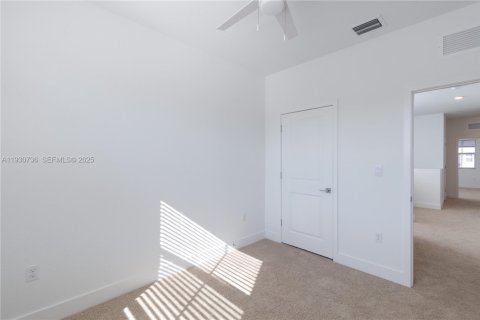 Adosado en alquiler en Pembroke Pines, Florida, 4 dormitorios, 168.62 m2 № 1989482 - foto 17