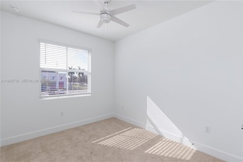 Adosado en alquiler en Pembroke Pines, Florida, 4 dormitorios, 168.62 m2 № 1989482 - foto 16