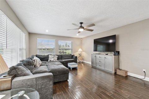 House in Clearwater, Florida 5 bedrooms, 432.09 sq.m. № 1903630 - photo 12