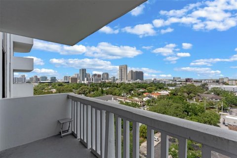 Condo in Orlando, Florida, 2 bedrooms  № 1776811 - photo 17