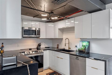 Condo in Orlando, Florida, 2 bedrooms  № 1776811 - photo 7