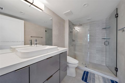 Condominio en venta en Miami, Florida, 3 dormitorios, 136.57 m2 № 1888945 - foto 15