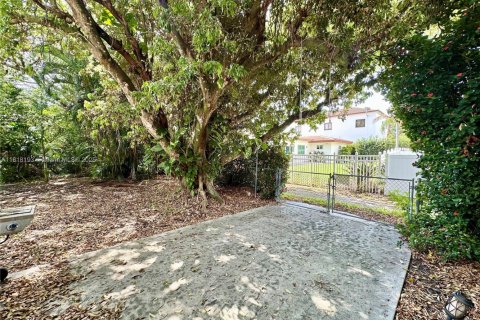 House in Dania Beach, Florida 3 bedrooms, 133.59 sq.m. № 1775234 - photo 9