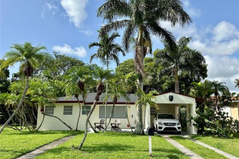 House in Dania Beach, Florida 3 bedrooms, 133.59 sq.m. № 1775234 - photo 3