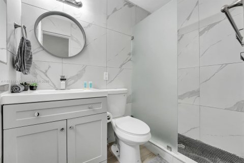 House in Dania Beach, Florida 3 bedrooms, 133.59 sq.m. № 1775234 - photo 29