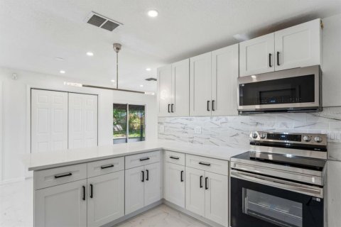 Villa ou maison à vendre à Brooksville, Floride: 3 chambres, 123.37 m2 № 2427238 - photo 10