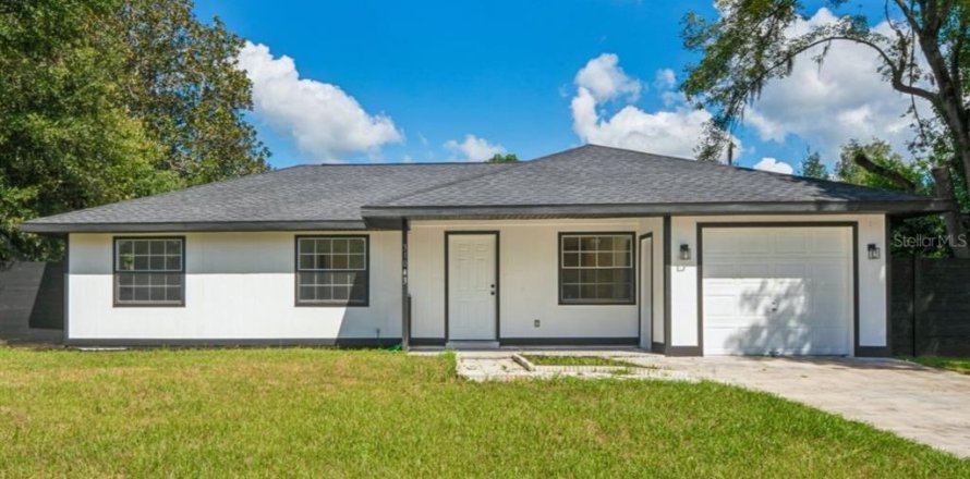 Villa ou maison à Brooksville, Floride 3 chambres, 123.37 m2 № 2427238