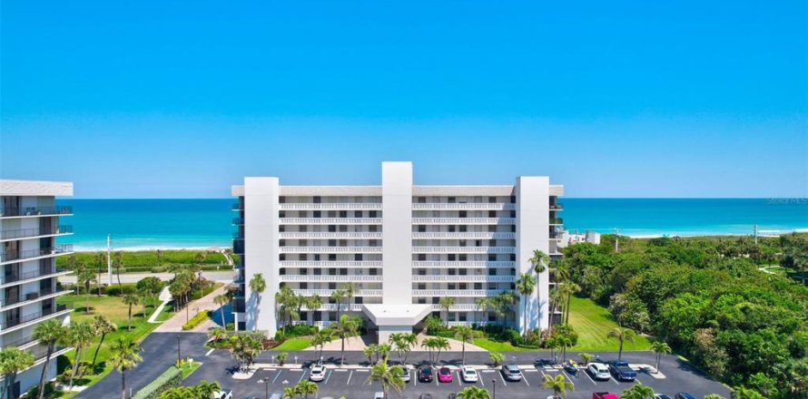 Condominio en Hutchinson Island South, Florida, 2 dormitorios  № 1723661