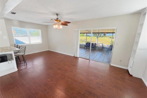 Villa ou maison à vendre à Spring Hill, Floride: 2 chambres, 122.17 m2 № 2430931 - photo 15