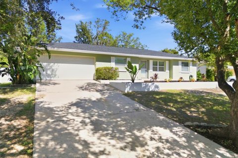 Villa ou maison à vendre à Spring Hill, Floride: 2 chambres, 122.17 m2 № 2430931 - photo 3
