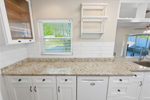 Villa ou maison à vendre à Spring Hill, Floride: 2 chambres, 122.17 m2 № 2430931 - photo 11