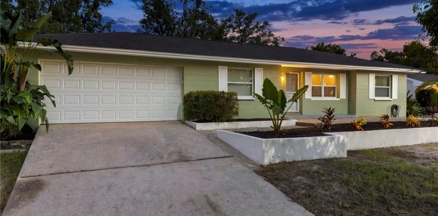 Villa ou maison à Spring Hill, Floride 2 chambres, 122.17 m2 № 2430931