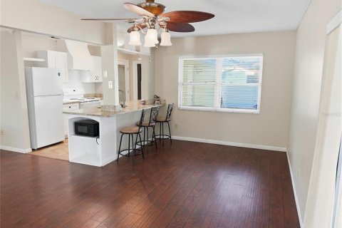Villa ou maison à vendre à Spring Hill, Floride: 2 chambres, 122.17 m2 № 2430931 - photo 14