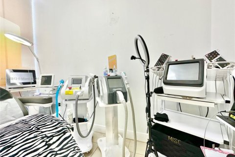 Immobilier commercial à vendre à Miami, Floride № 1959548 - photo 16