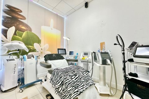 Immobilier commercial à vendre à Miami, Floride № 1959548 - photo 13