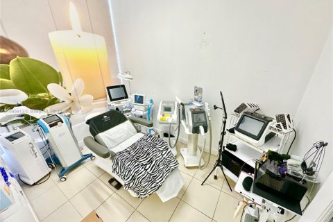 Immobilier commercial à vendre à Miami, Floride № 1959548 - photo 15