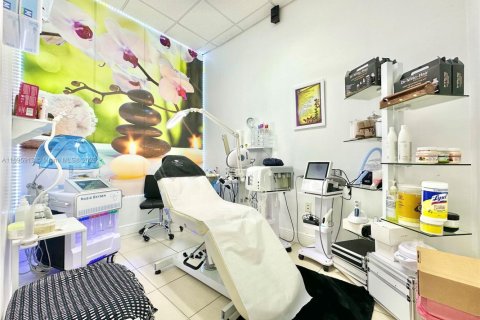 Immobilier commercial à vendre à Miami, Floride № 1959548 - photo 8