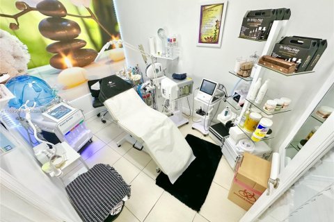 Immobilier commercial à vendre à Miami, Floride № 1959548 - photo 11