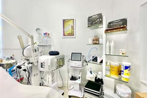 Immobilier commercial à vendre à Miami, Floride № 1959548 - photo 9