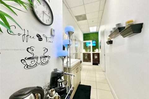 Immobilier commercial à vendre à Miami, Floride № 1959548 - photo 12