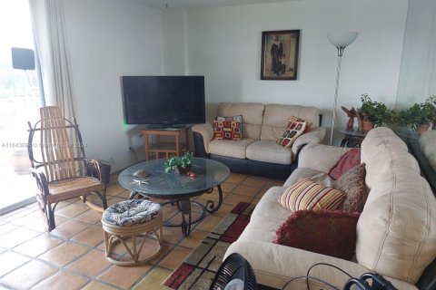 Condominio en venta en Fort Lauderdale, Florida, 1 dormitorio, 65.4 m2 № 1709721 - foto 2