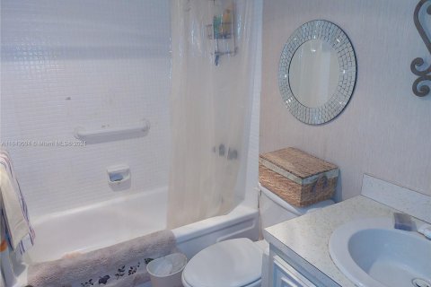 Condominio en venta en Fort Lauderdale, Florida, 1 dormitorio, 65.4 m2 № 1709721 - foto 6