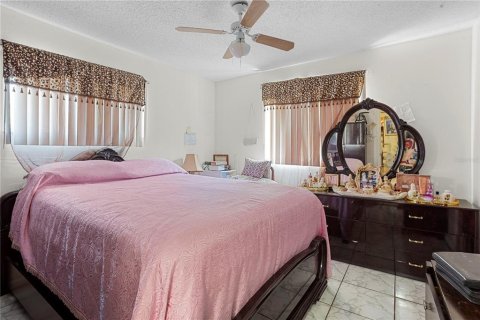 House in Orlando, Florida 3 bedrooms, 117.61 sq.m. № 1722336 - photo 15