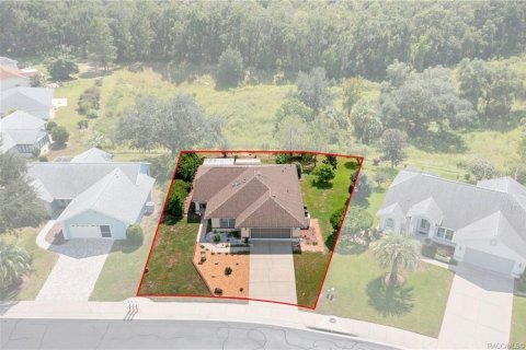 House in Hernando, Florida 3 bedrooms, 138.98 sq.m. № 2393570 - photo 2