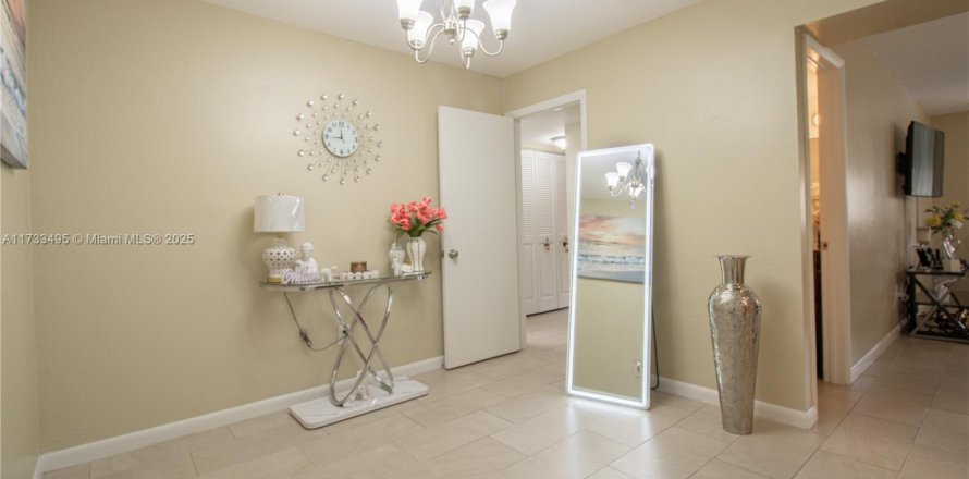 Condominio en Miramar, Florida, 1 dormitorio № 1933592
