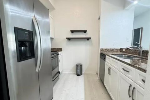 Copropriété à louer à Sarasota, Floride: 2 chambres, 100.71 m2 № 2342298 - photo 6