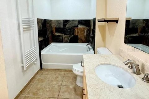 Copropriété à louer à Sarasota, Floride: 2 chambres, 100.71 m2 № 2342298 - photo 7