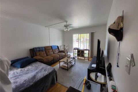 Commercial property in Sarasota, Florida 4 bedrooms, 308.44 sq.m. № 2108333 - photo 11