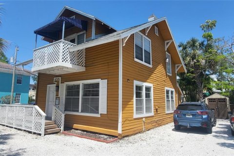 Commercial property in Sarasota, Florida 4 bedrooms, 308.44 sq.m. № 2108333 - photo 2
