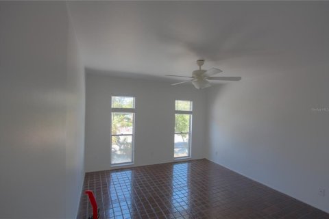 Commercial property in Sarasota, Florida 4 bedrooms, 308.44 sq.m. № 2108333 - photo 15