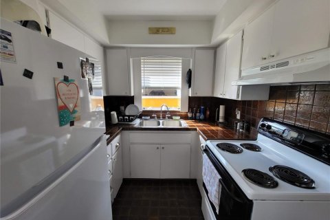 Commercial property in Sarasota, Florida 4 bedrooms, 308.44 sq.m. № 2108333 - photo 12