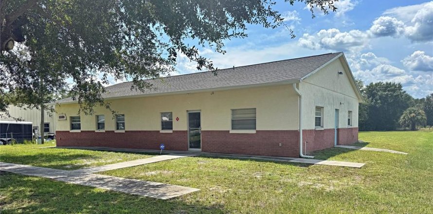 Immobilier commercial à Arcadia, Floride 379.41 m2 № 2356481