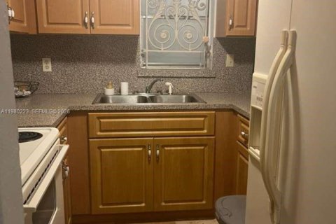 Copropriété à louer à Hollywood, Floride: 1 chambre, 70.14 m2 № 2043949 - photo 7