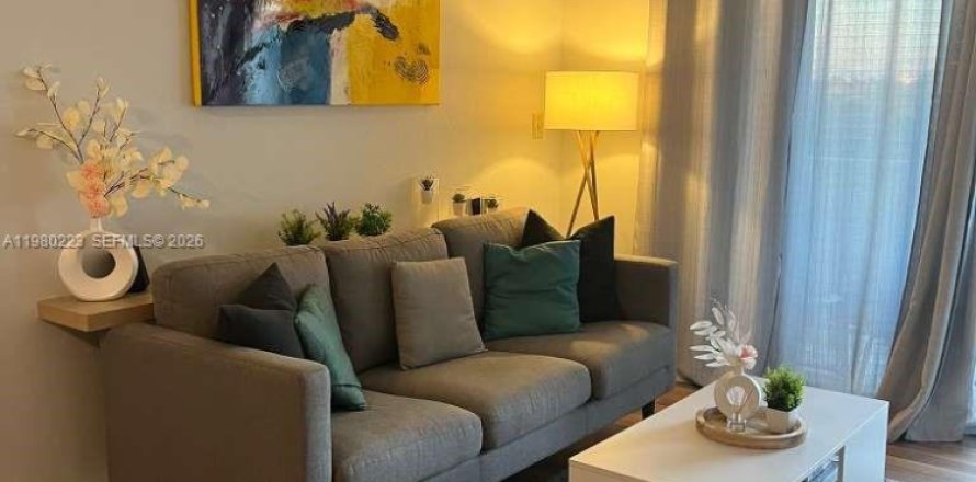 Condo à Hollywood, Floride, 1 chambre  № 2043949