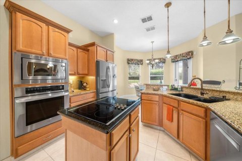 House in Weeki Wachee, Florida 3 bedrooms, 219.62 sq.m. № 1882825 - photo 17