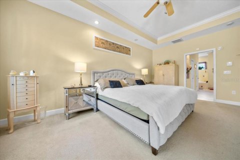 House in Weeki Wachee, Florida 3 bedrooms, 219.62 sq.m. № 1882825 - photo 25