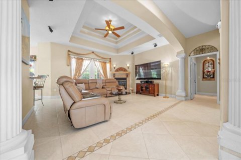 House in Weeki Wachee, Florida 3 bedrooms, 219.62 sq.m. № 1882825 - photo 13
