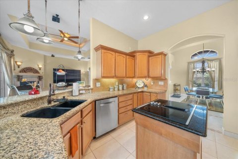 House in Weeki Wachee, Florida 3 bedrooms, 219.62 sq.m. № 1882825 - photo 18