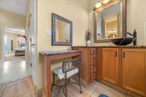 House in Weeki Wachee, Florida 3 bedrooms, 219.62 sq.m. № 1882825 - photo 27