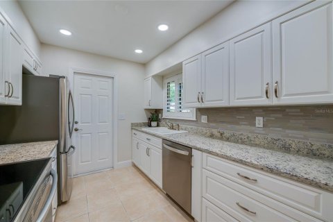 Townhouse in Port Orange, Florida 2 bedrooms, 109.16 sq.m. № 1677139 - photo 14