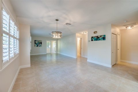 Townhouse in Port Orange, Florida 2 bedrooms, 109.16 sq.m. № 1677139 - photo 5
